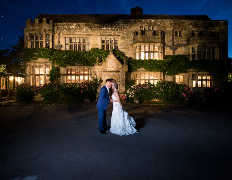 Smallfield Place — wedding venue in Smallfield, surrey (photo 5 of 8)
