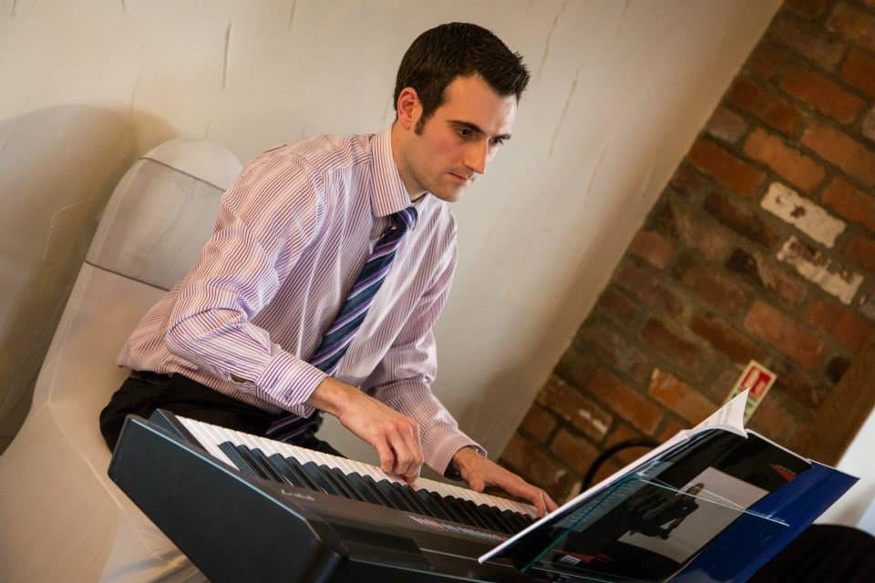 Roger Davis Wedding Pianist — wedding music in swanwick, Derbyshire (photo 7 of 7)