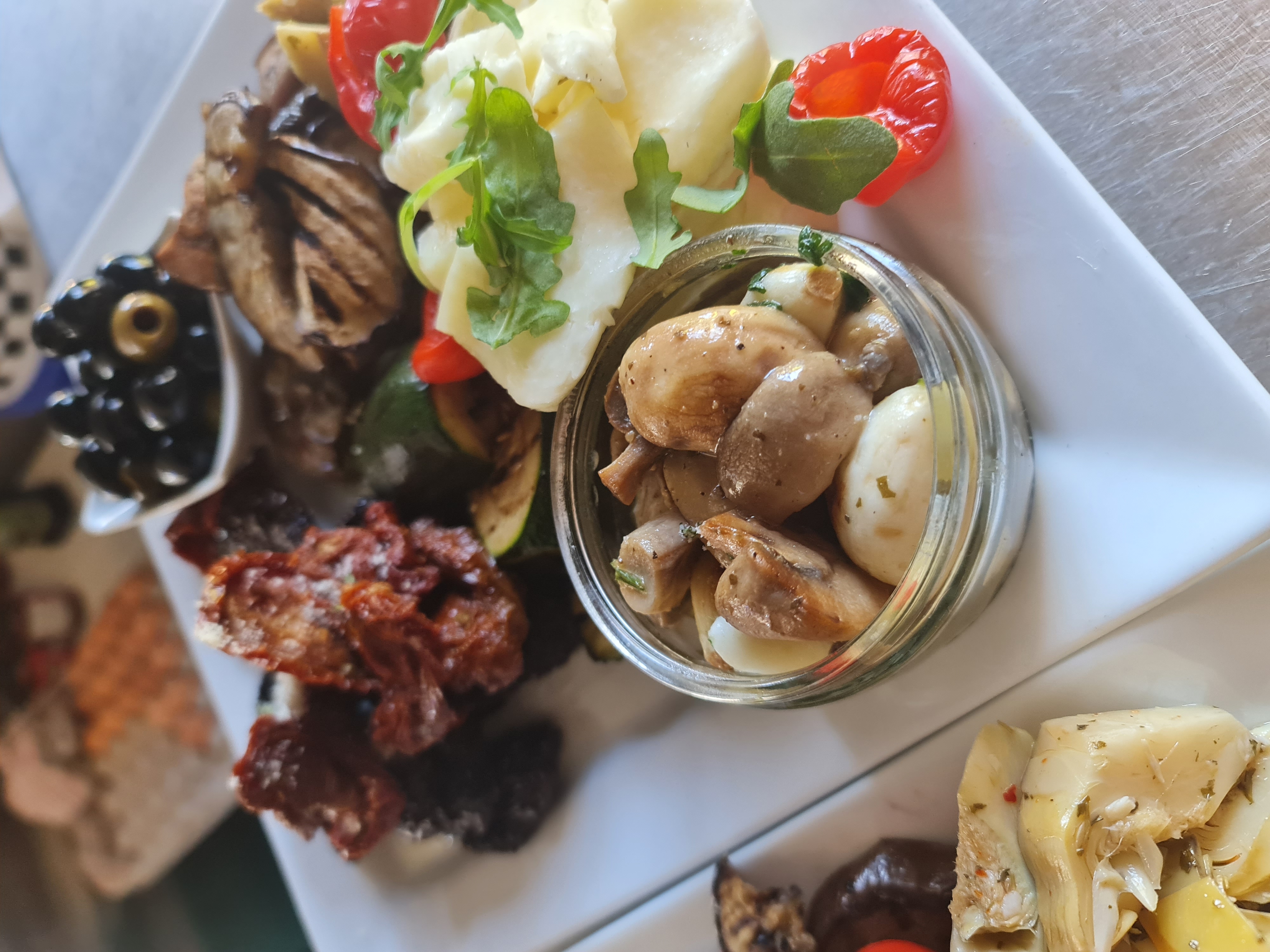 Dine In Style Caterers — wedding caterer in London, Essex, Kent, Liverpool (photo 2 of 8)