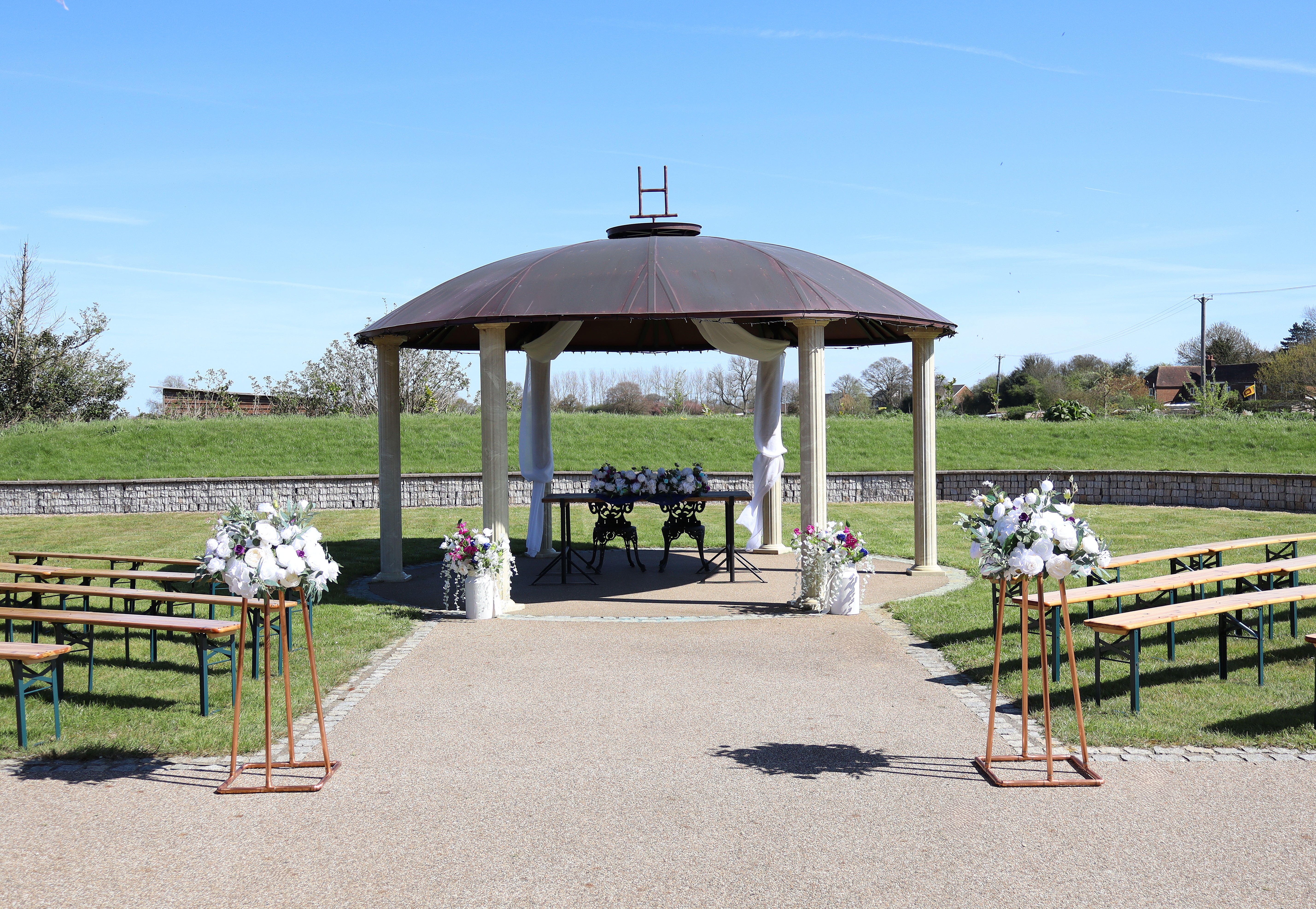 Hoad Farm Venue — wedding venue in Folkestone, kent (photo 2 of 8)