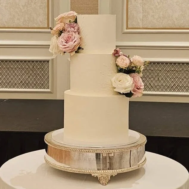 CK Bakes — wedding cake in Salisbury, Wiltshire (photo 2 of 8)