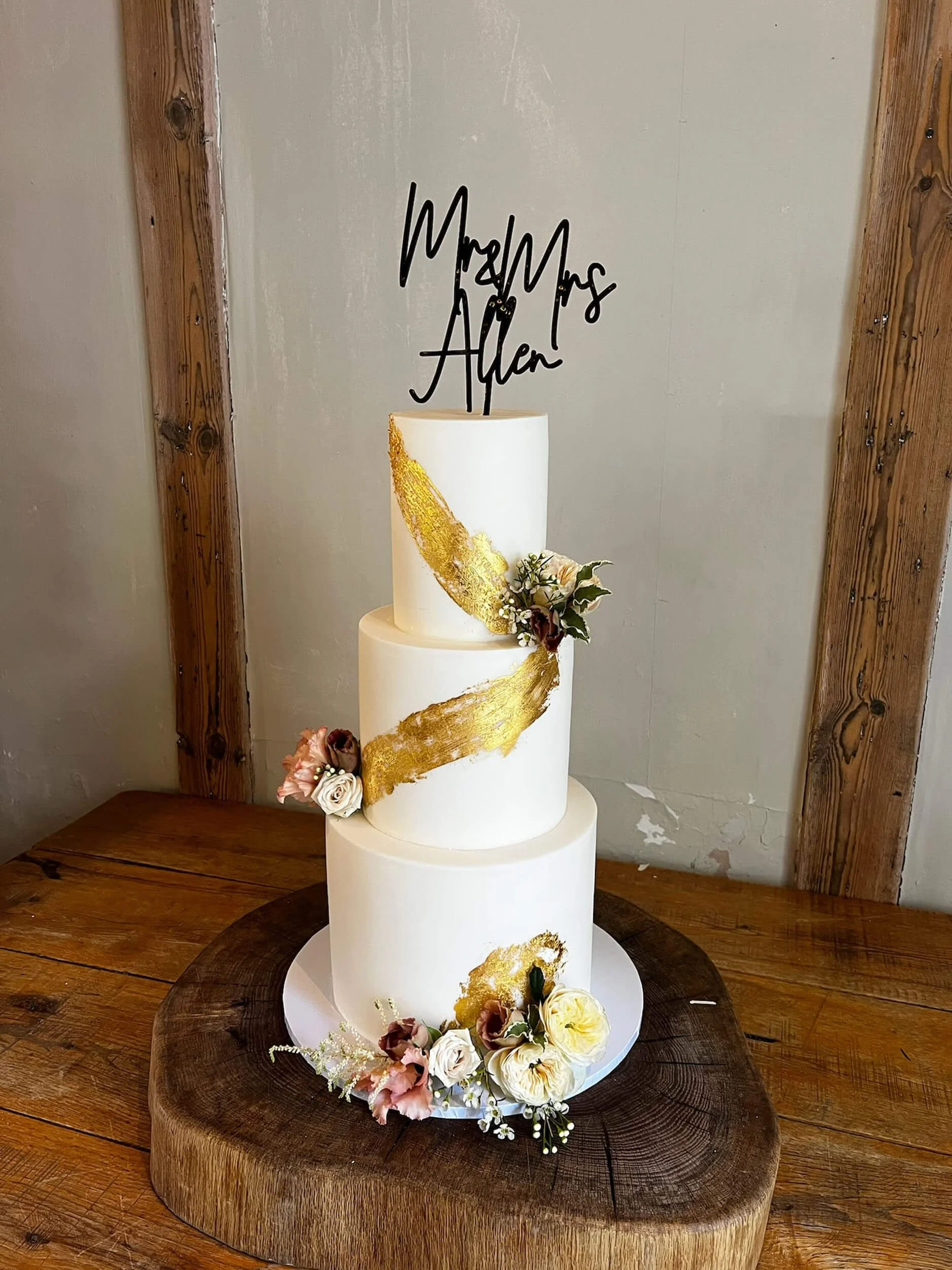 CK Bakes — wedding cake in Salisbury, Wiltshire (photo 3 of 8)