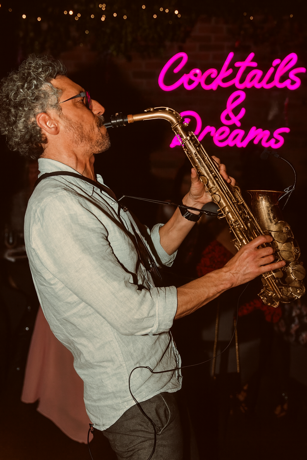 Carlo Saxophonist — wedding music in Cardiff (photo 4 of 8)