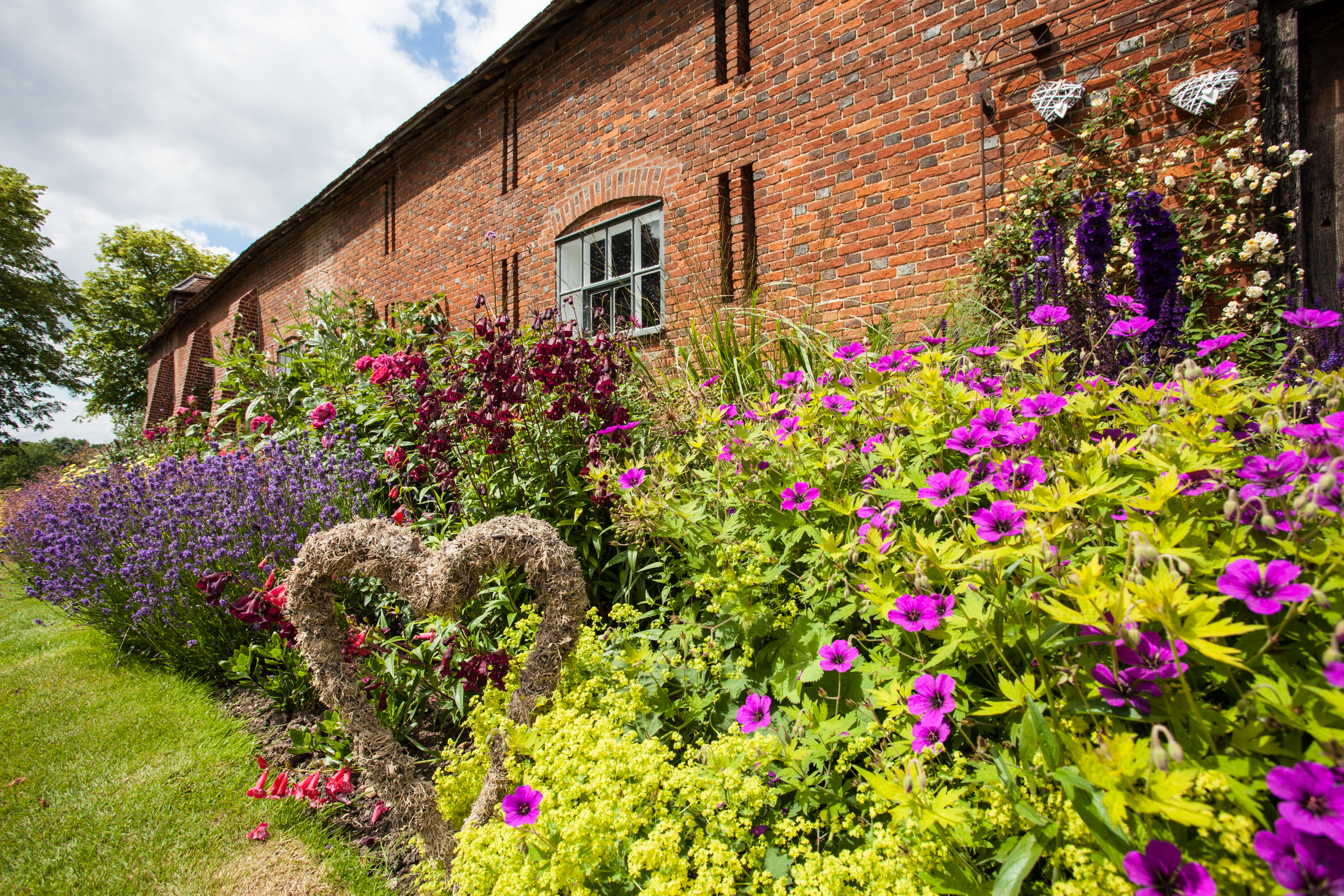 The Barn at Alswick — wedding venue in Buntingford (photo 3 of 8)