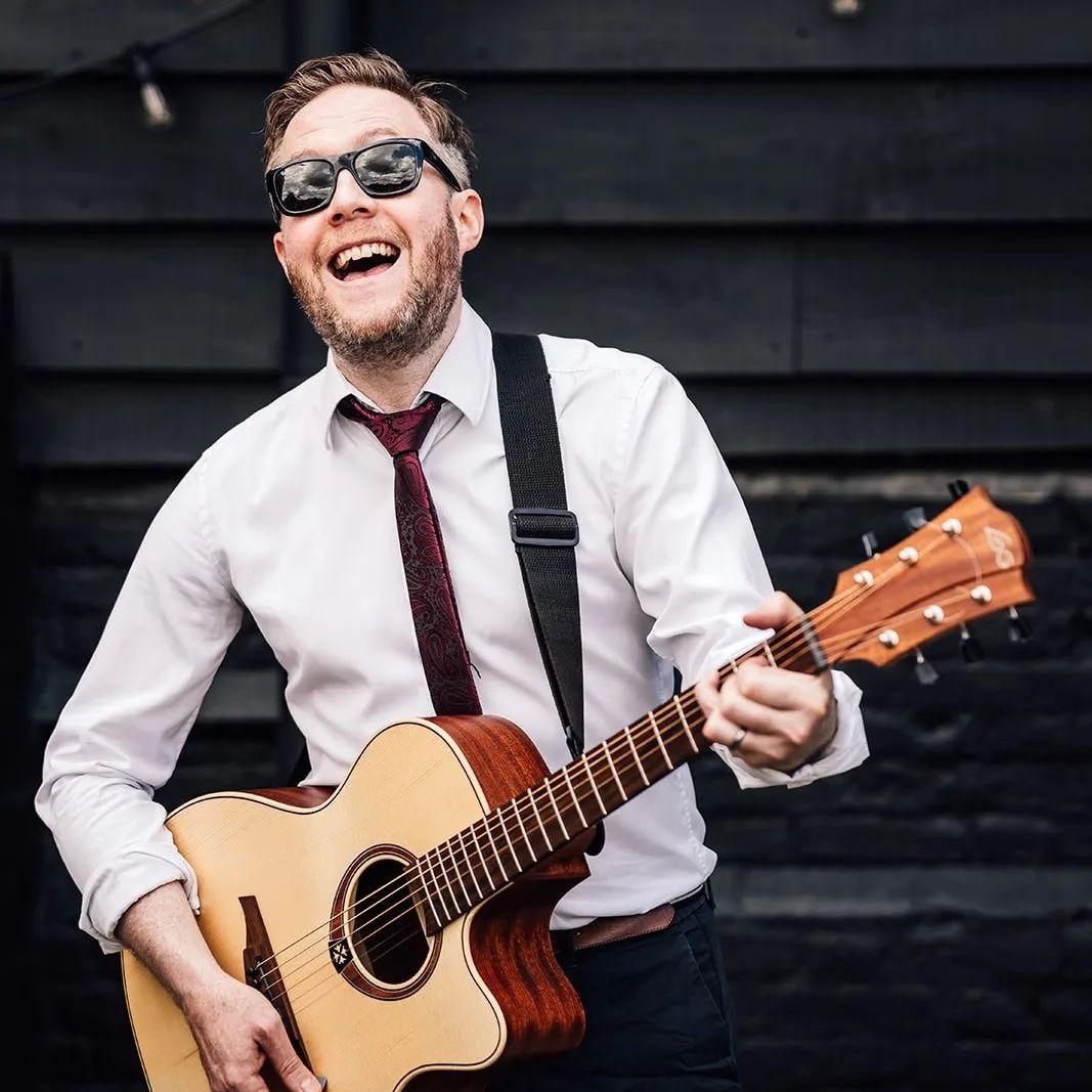 Afternoon acoustic set — The Hound Dogs, Warminster