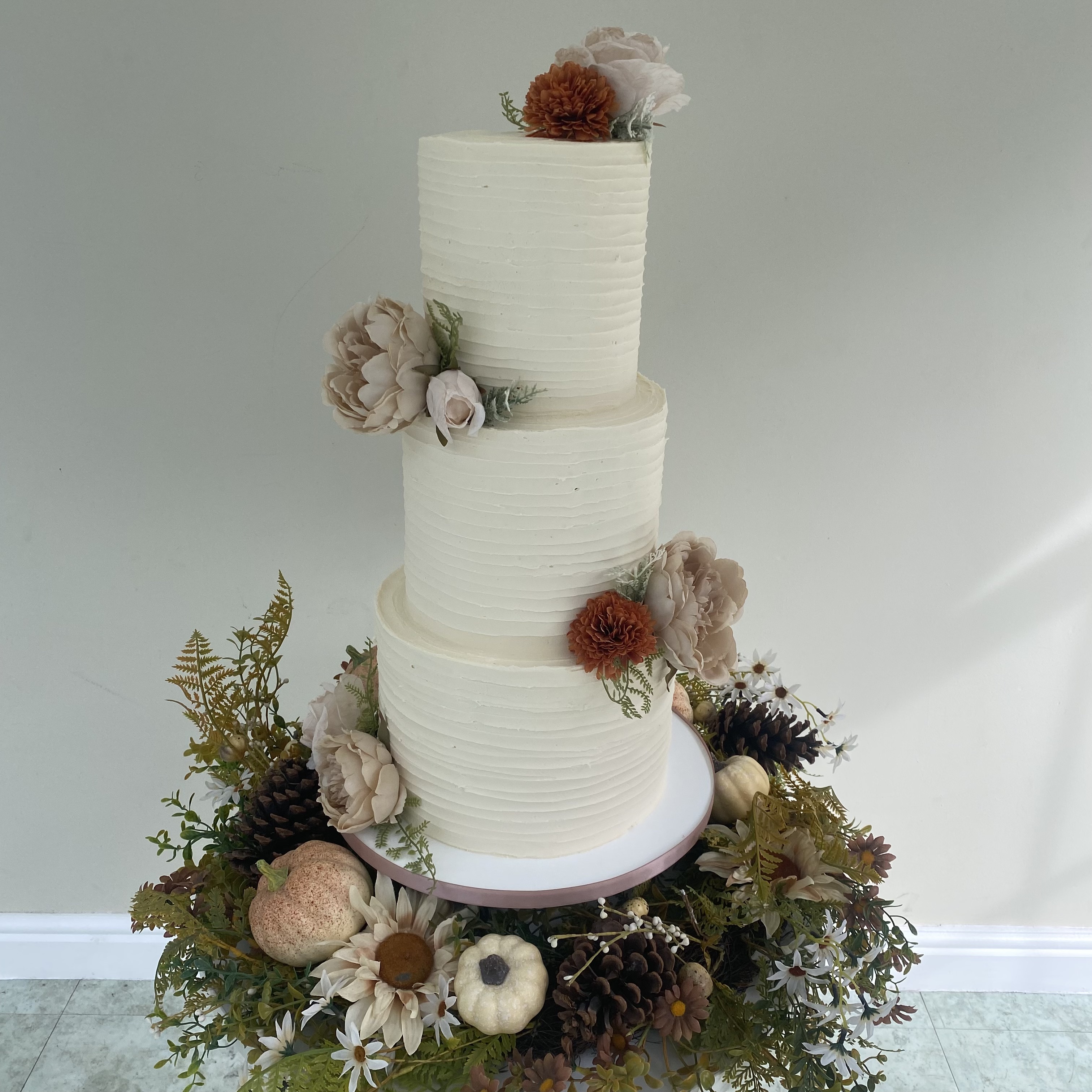 Unique Cake Creations — wedding cake in Folkestone, kent (photo 3 of 8)