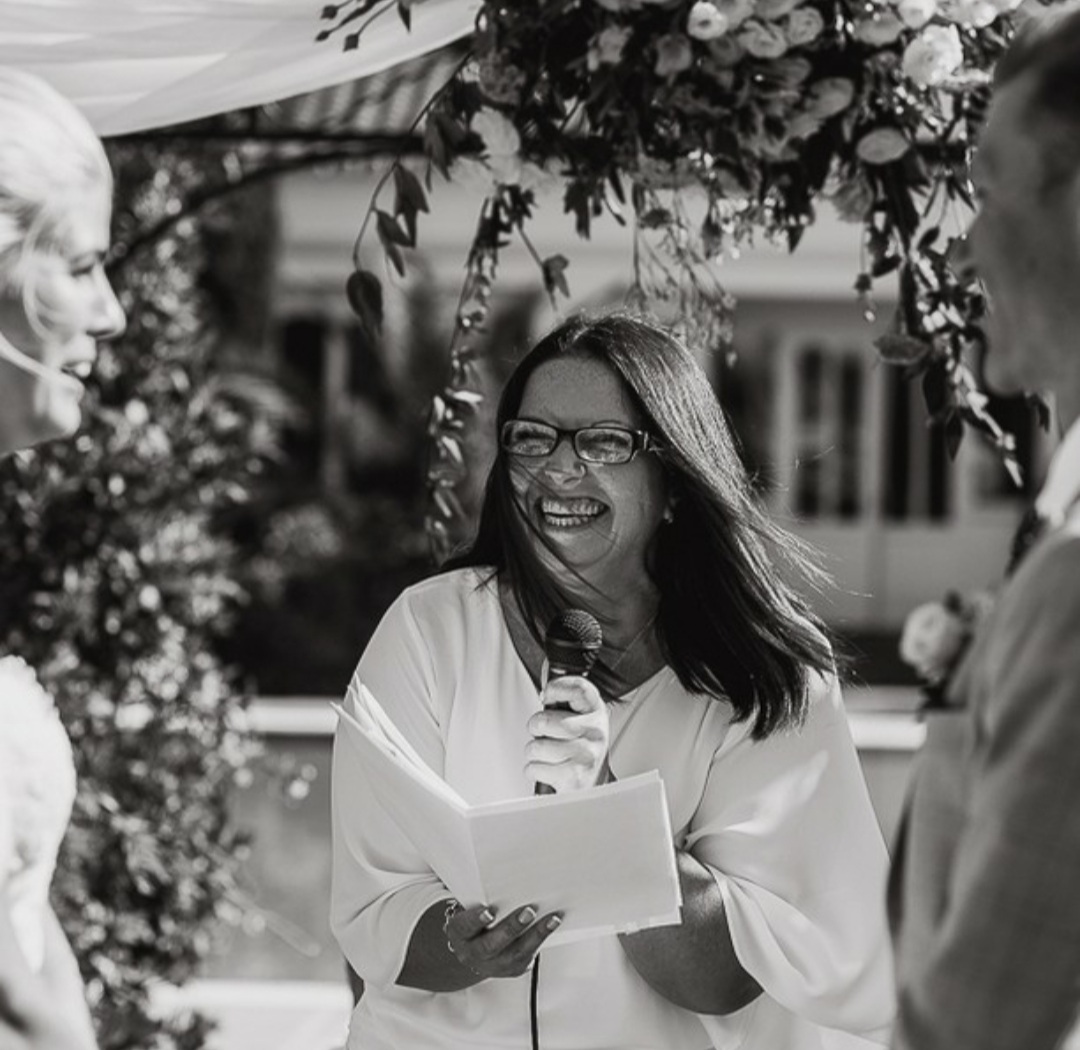 Gayle Armitage Celebrant — wedding celebrant in UK (photo 4 of 8)