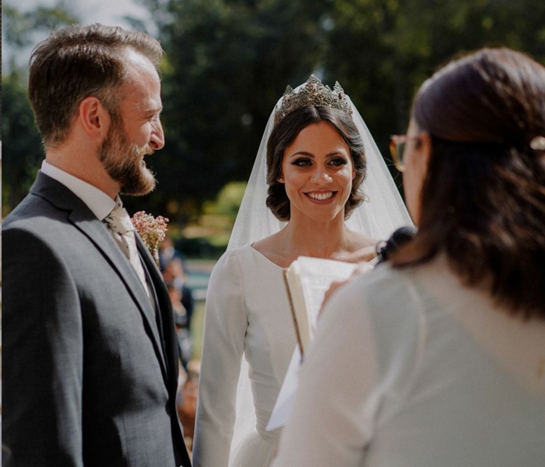 Gayle Armitage Celebrant — wedding celebrant in UK (photo 6 of 8)