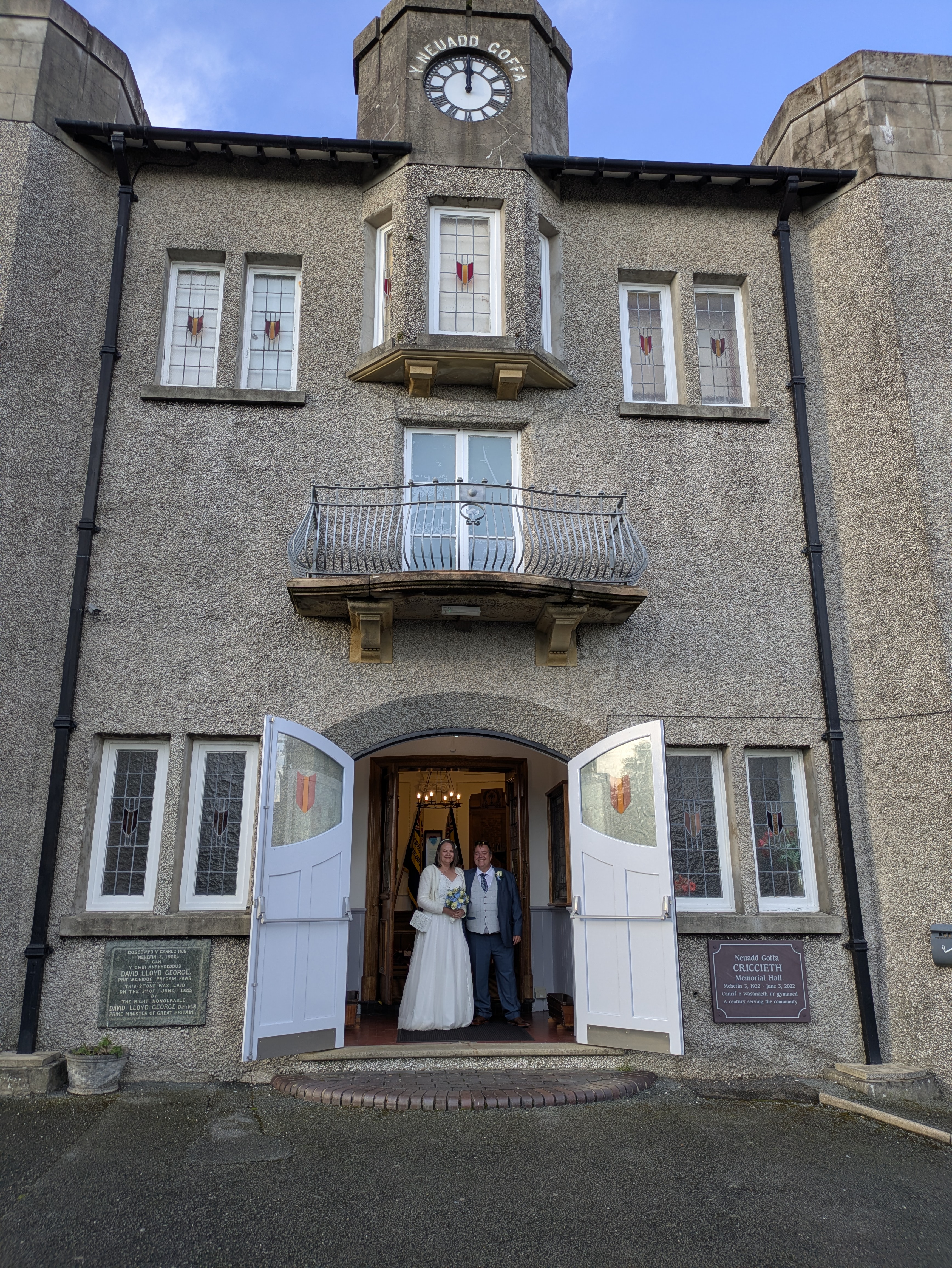 Neuadd Goffa Criccieth Memorial Hall — wedding venue in Criccieth, gwynedd (photo 4 of 8)