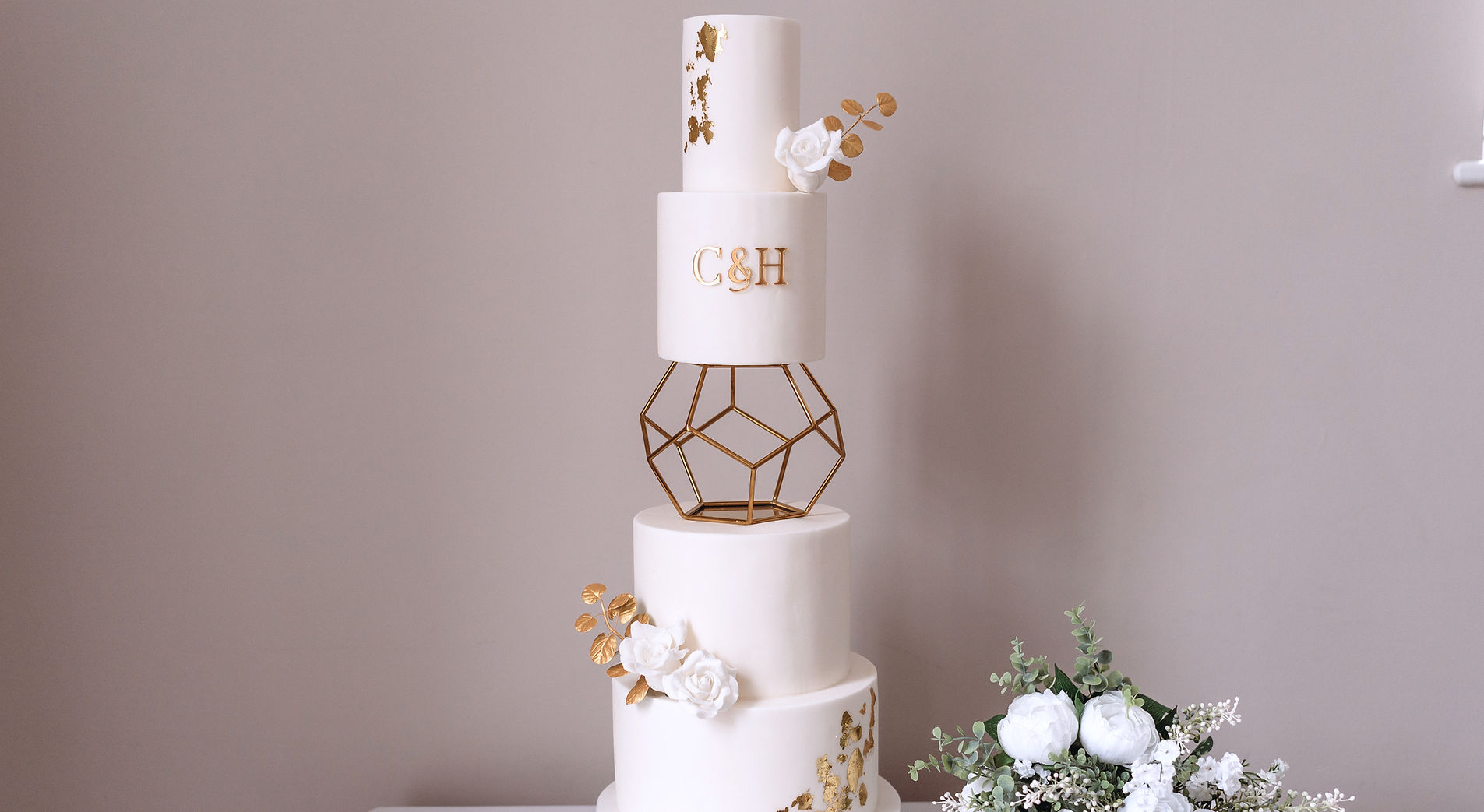 Primrose Cakes — wedding cake in Ipswich, Suffolk (photo 4 of 8)