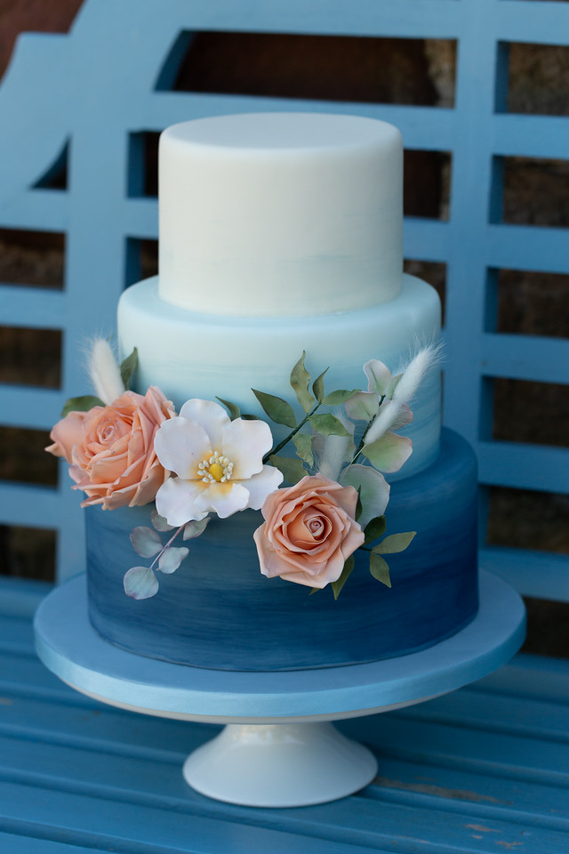 Beth bakes — wedding cake in Oswestry, shropshire (photo 7 of 8)
