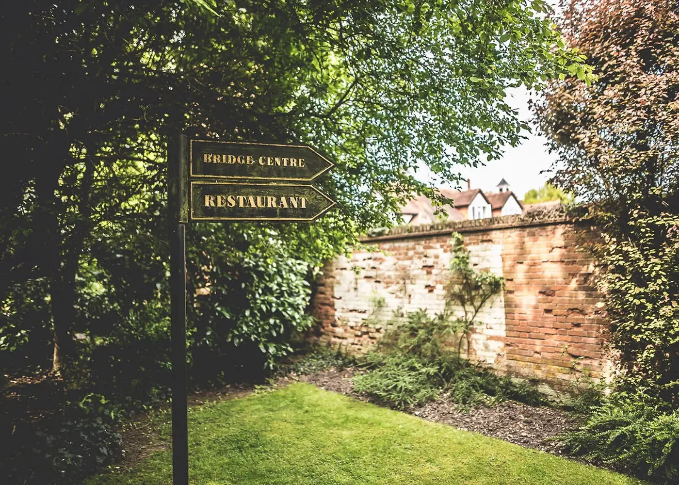 The Tudor Barn — wedding venue in Burnham, Buckinghamshire (photo 7 of 8)